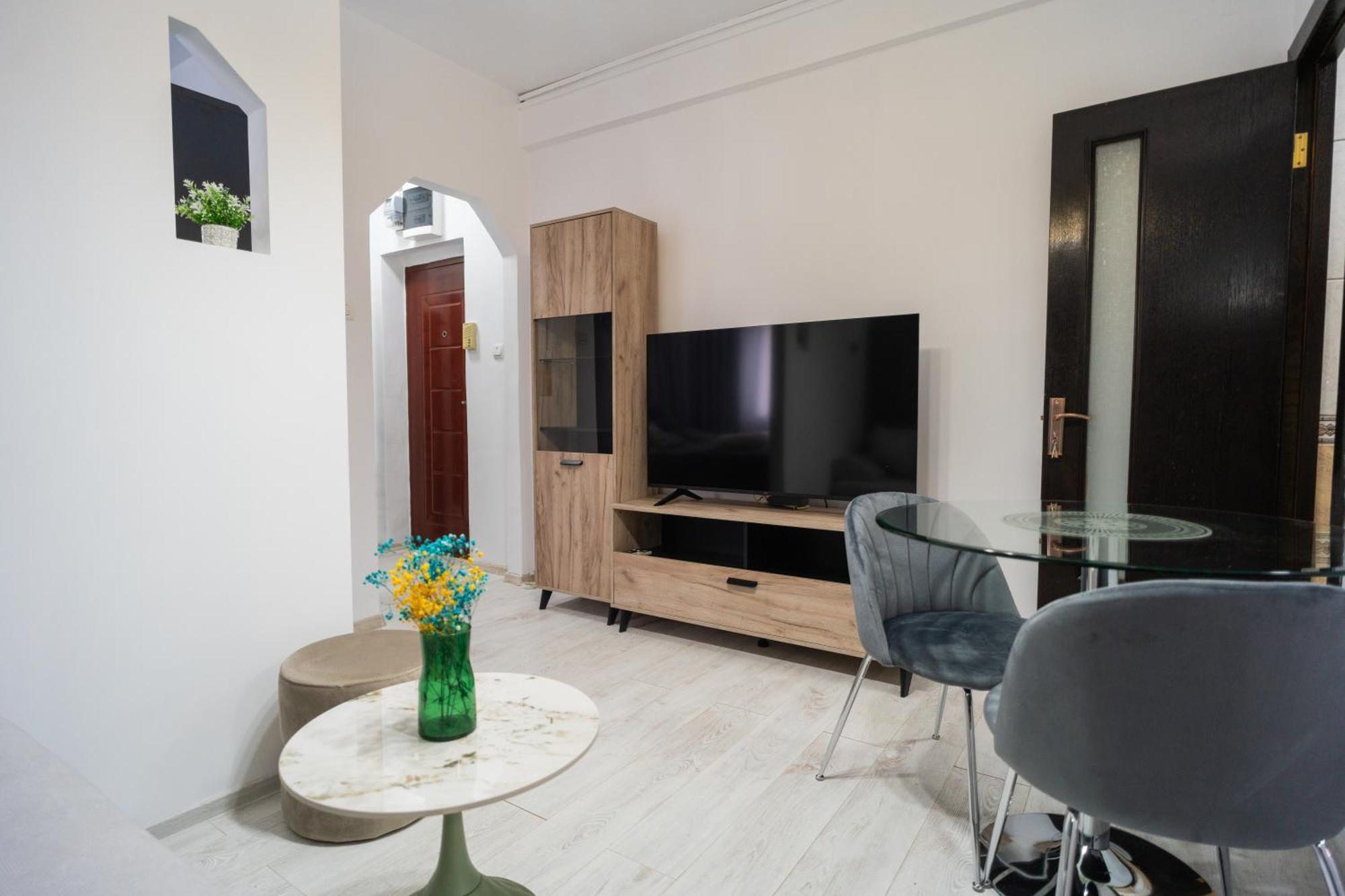 Ultra Central Cozy Apartment Schitu - Cismigiu Park Bucharest Exterior photo